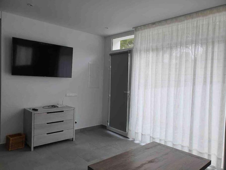 Apartamento Luminoso Planta Baja con terraza a 5 min de la playa Cadaqués Exterior foto