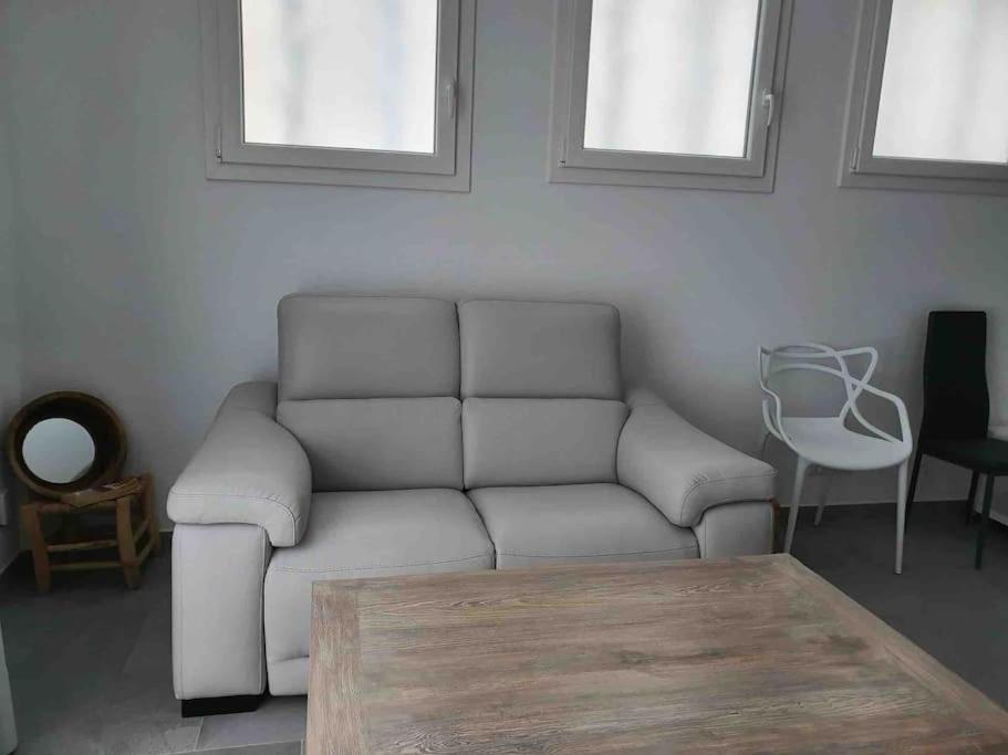 Apartamento Luminoso Planta Baja con terraza a 5 min de la playa Cadaqués Exterior foto