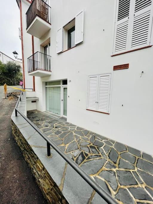 Apartamento Luminoso Planta Baja con terraza a 5 min de la playa Cadaqués Exterior foto