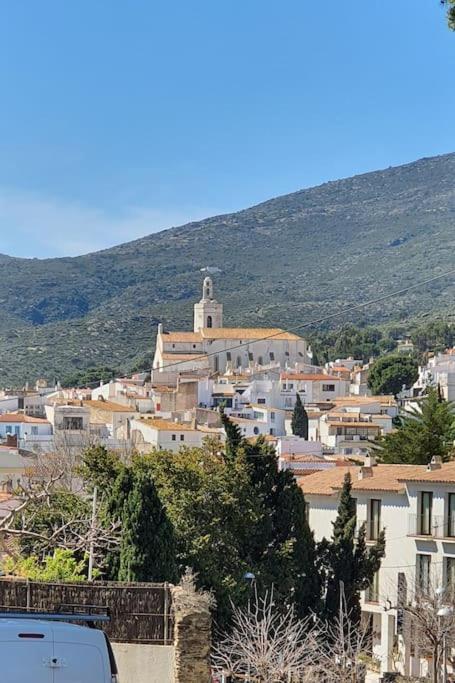 Apartamento Luminoso Planta Baja con terraza a 5 min de la playa Cadaqués Exterior foto