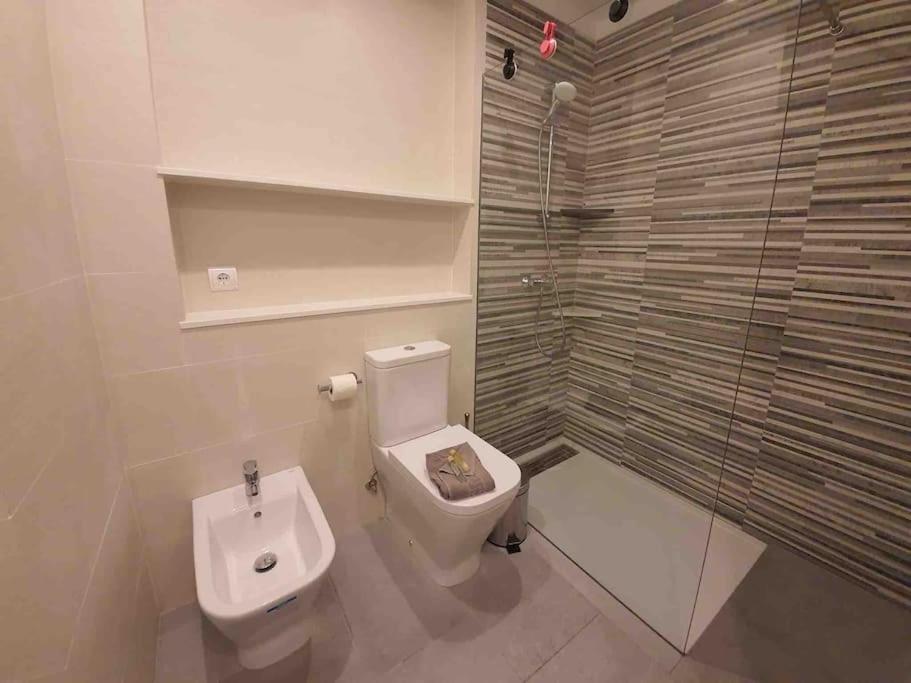 Apartamento Luminoso Planta Baja con terraza a 5 min de la playa Cadaqués Exterior foto