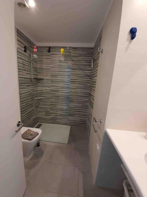 Apartamento Luminoso Planta Baja con terraza a 5 min de la playa Cadaqués Exterior foto
